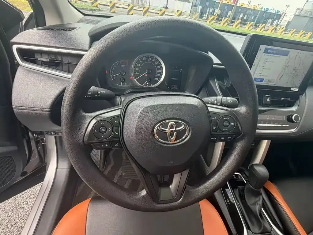 Toyota Corolla Cross — фото 3