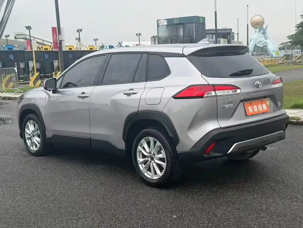 Toyota Corolla Cross — фото 10