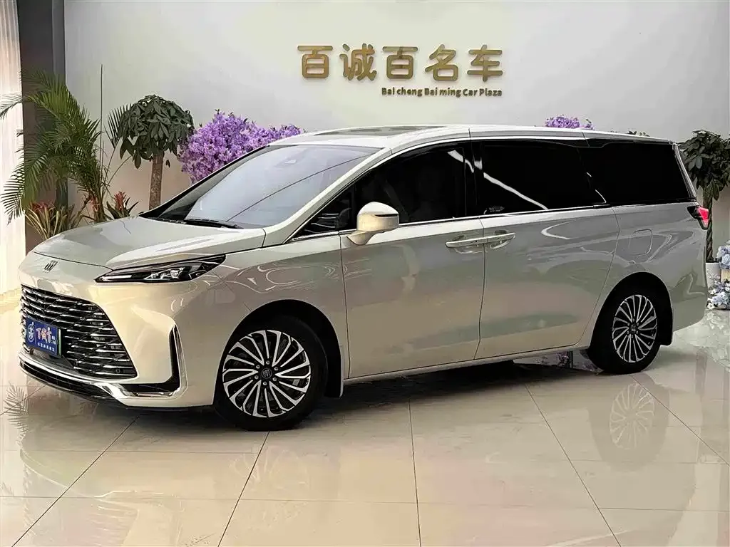 Buick GL8 Hybrid — фото 1