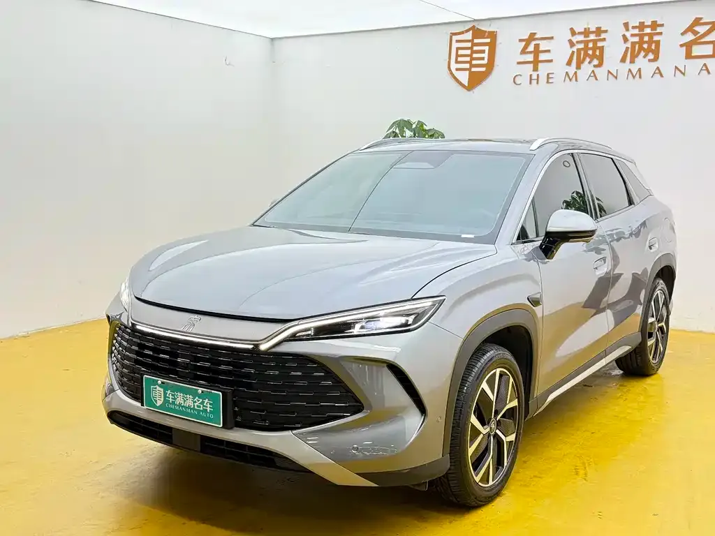 BYD L DM-i — фото 1