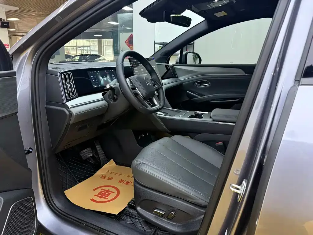 BYD L DM-i — фото 3