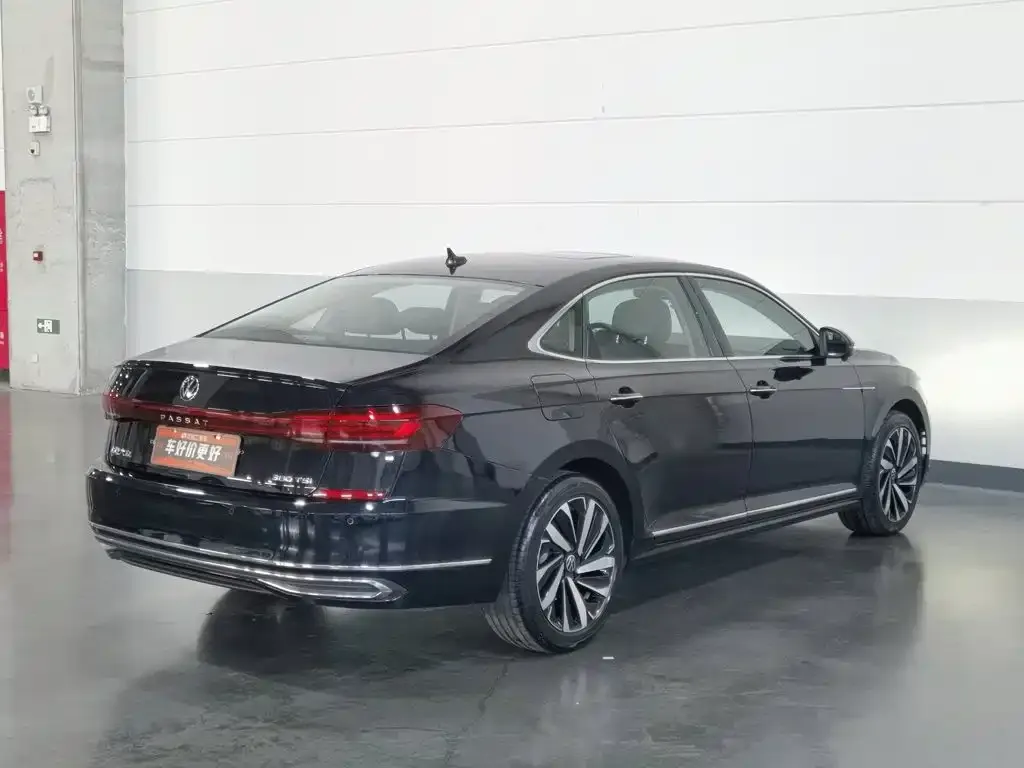 Volkswagen Passat — фото 9