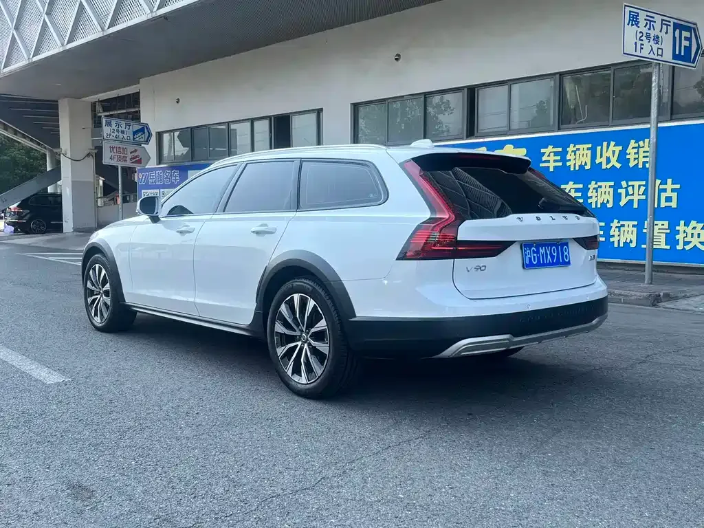 Volvo V90 — фото 7