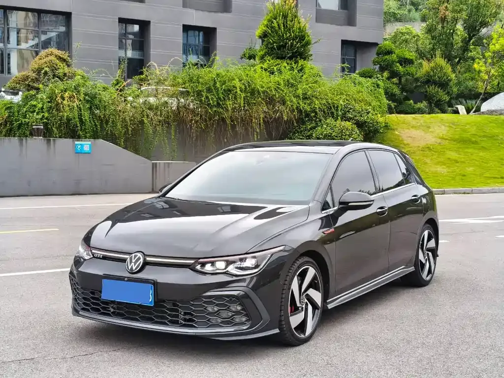 Volkswagen Golf GTI — фото 1