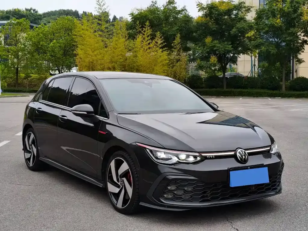 Volkswagen Golf GTI — фото 10