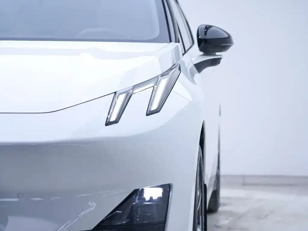 Lynk & Co Z20 — фото 6
