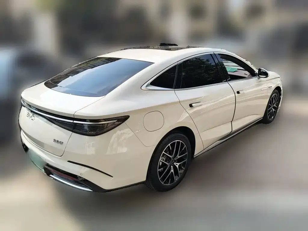BYD Seal 07 DM-i — фото 9
