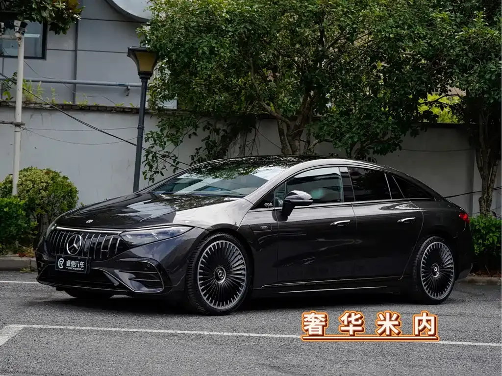 Mercedes-Benz EQS AMG — фото 1