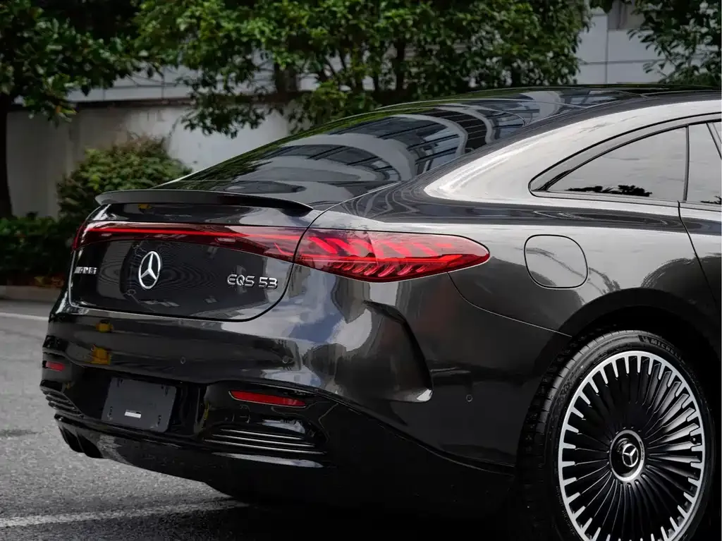 Mercedes-Benz EQS AMG — фото 8