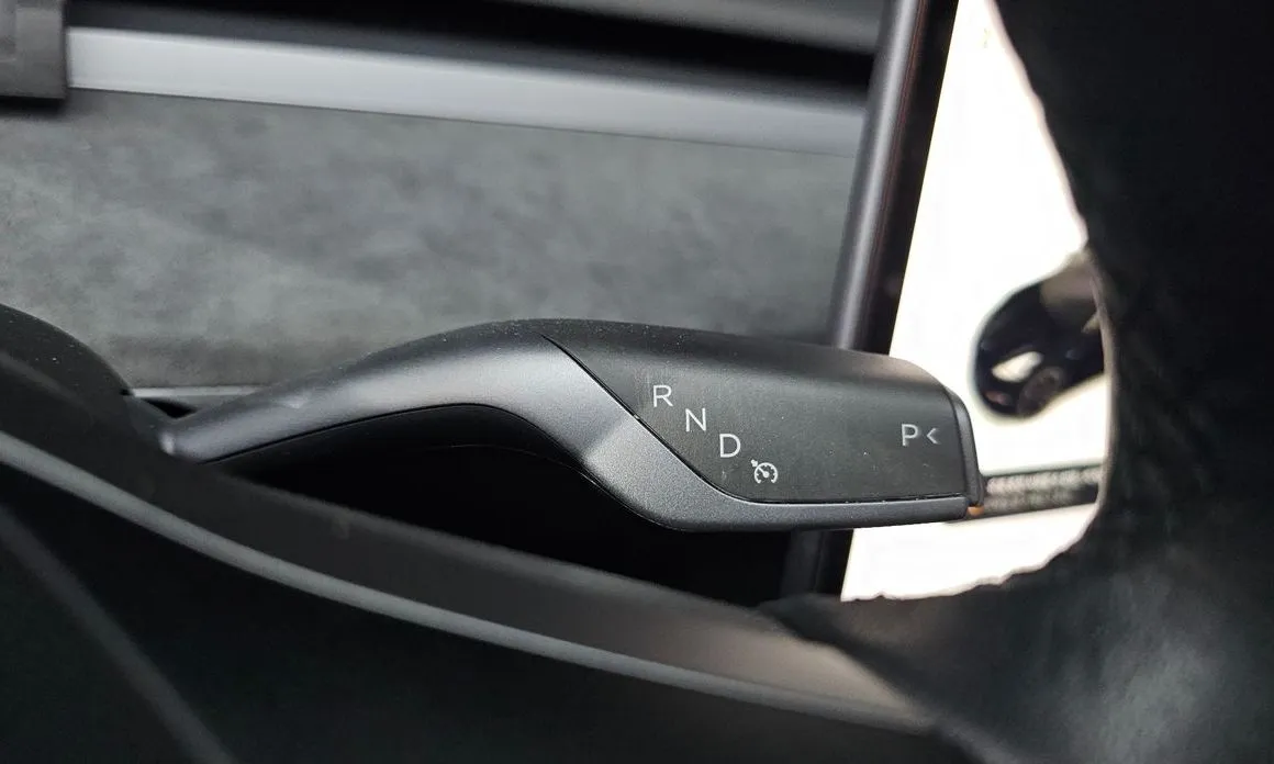 Tesla Model 3 — фото 4