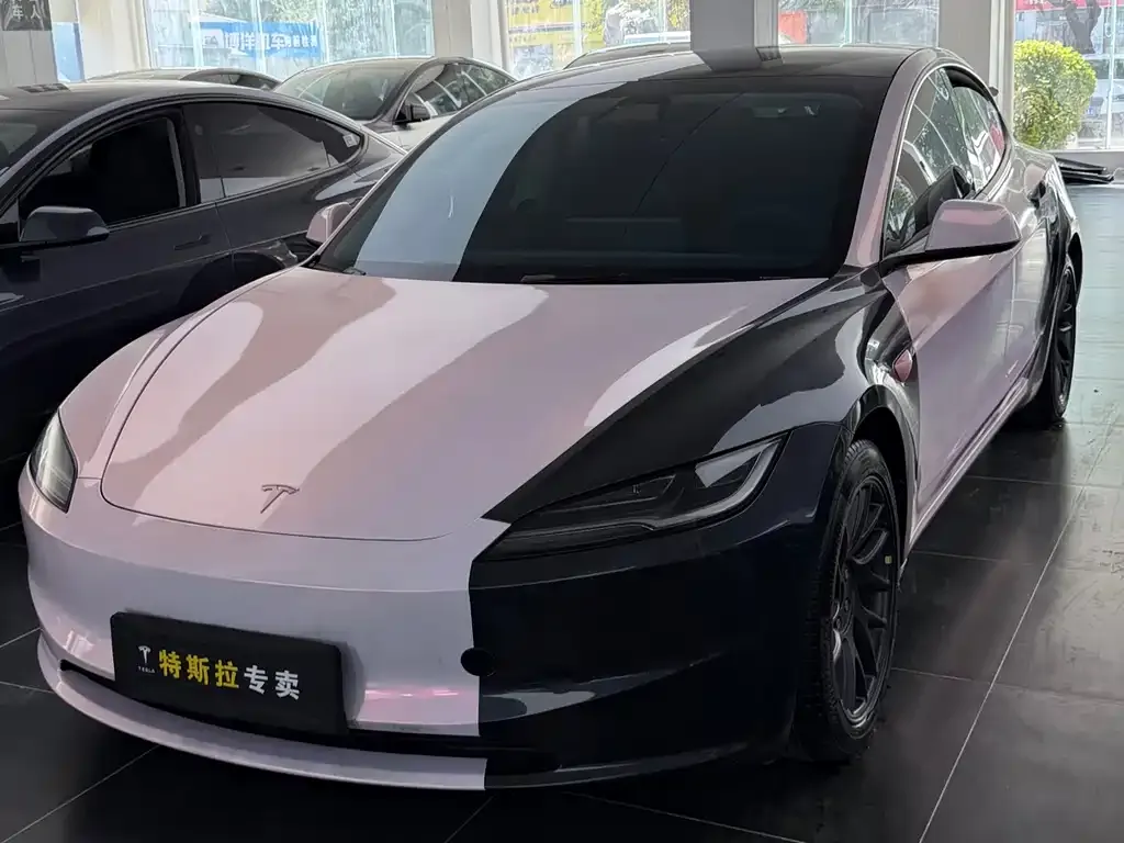Tesla Model 3 — фото 1