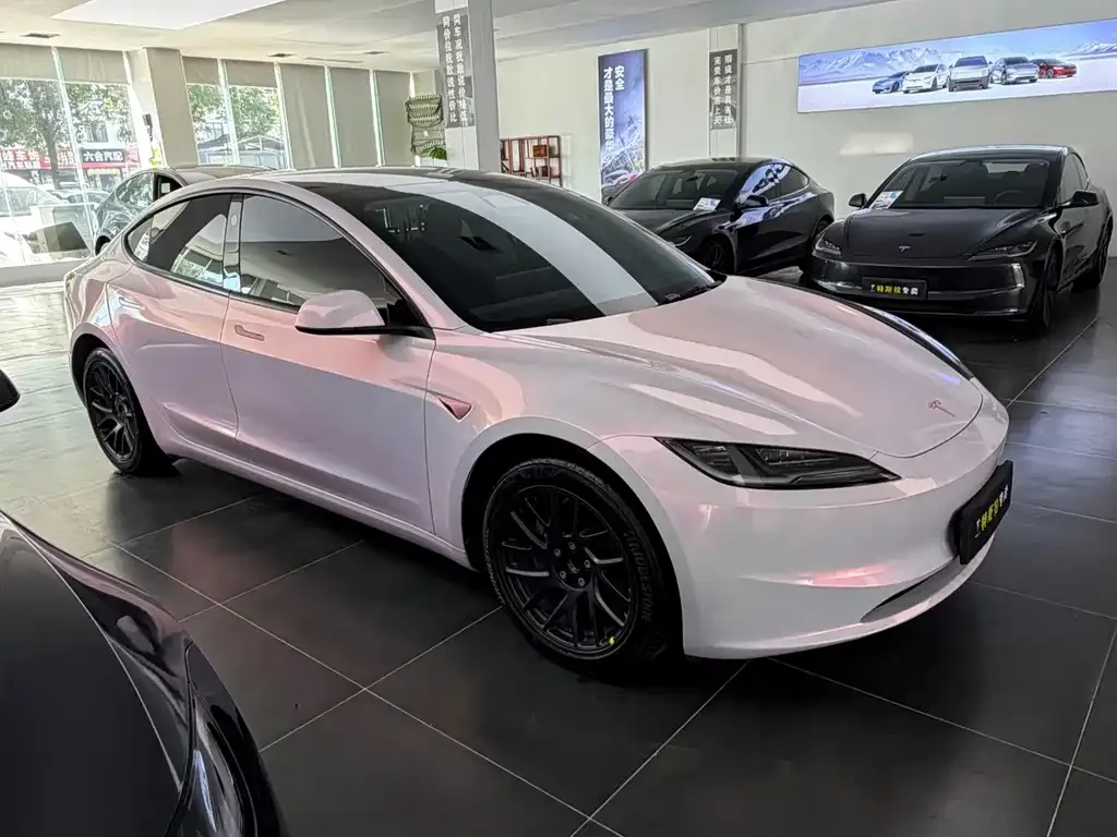 Tesla Model 3 — фото 9