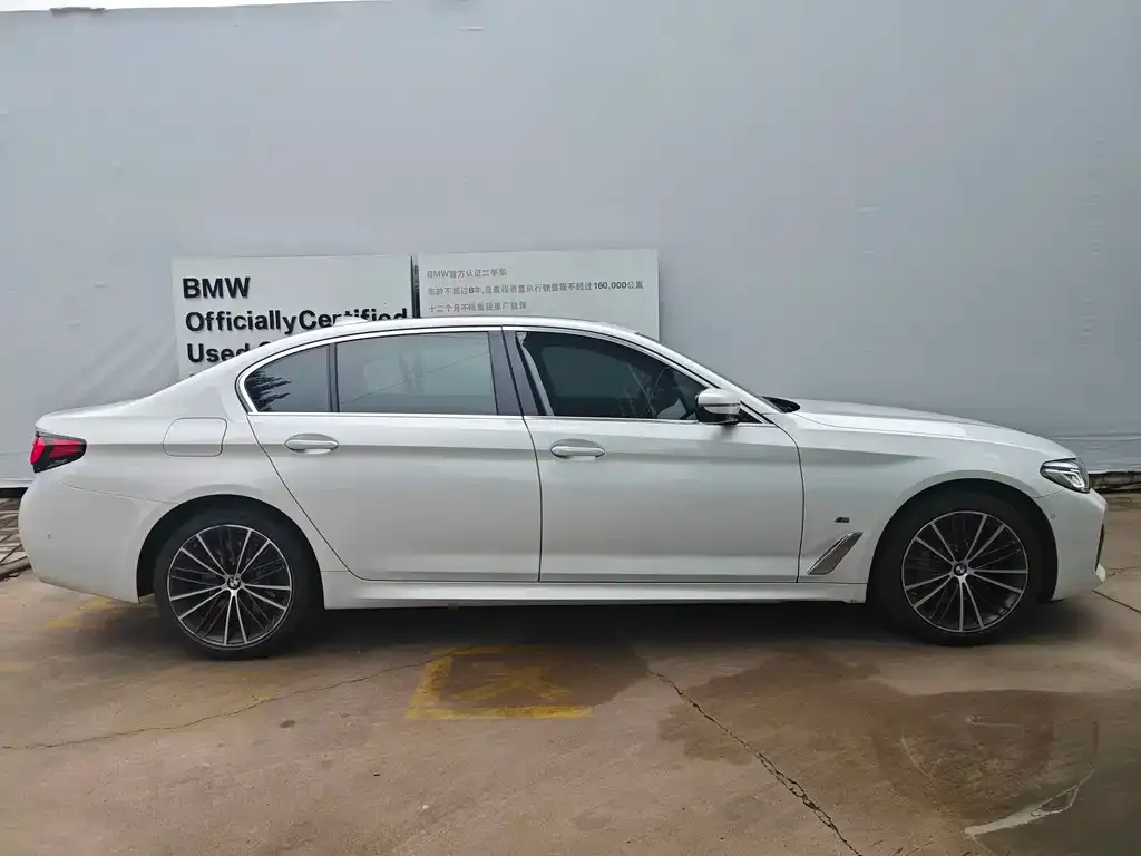 BMW 5 Series — фото 2