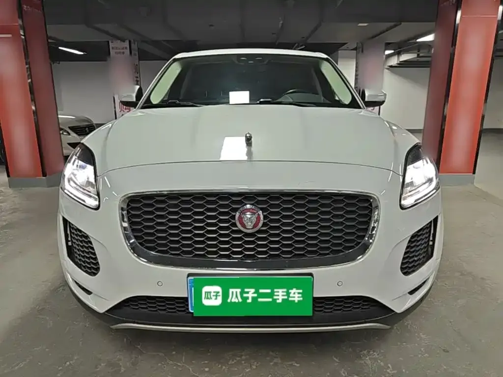 Jaguar E-PACE — фото 4