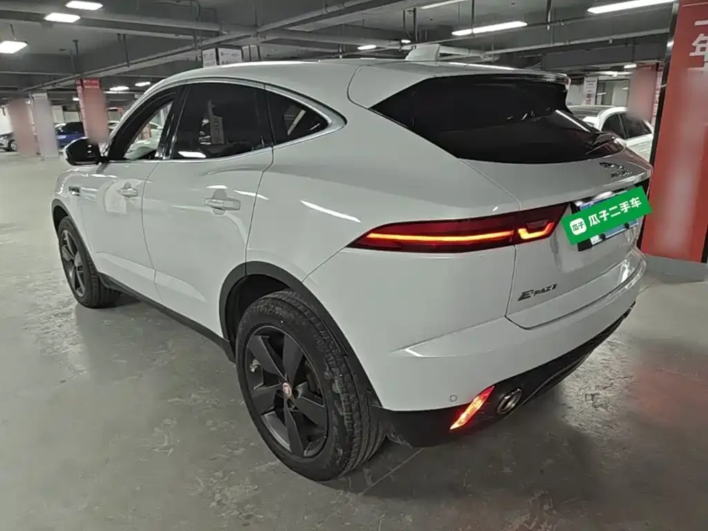 Jaguar E-PACE — фото 5