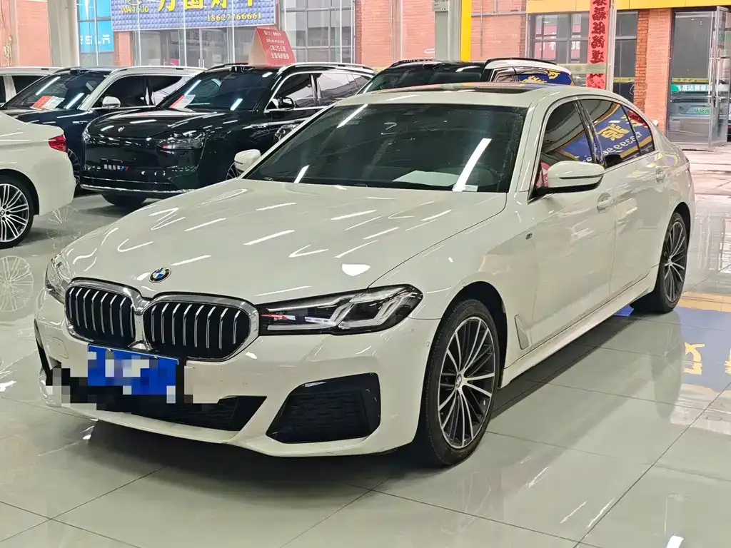 BMW 5 Series — фото 1