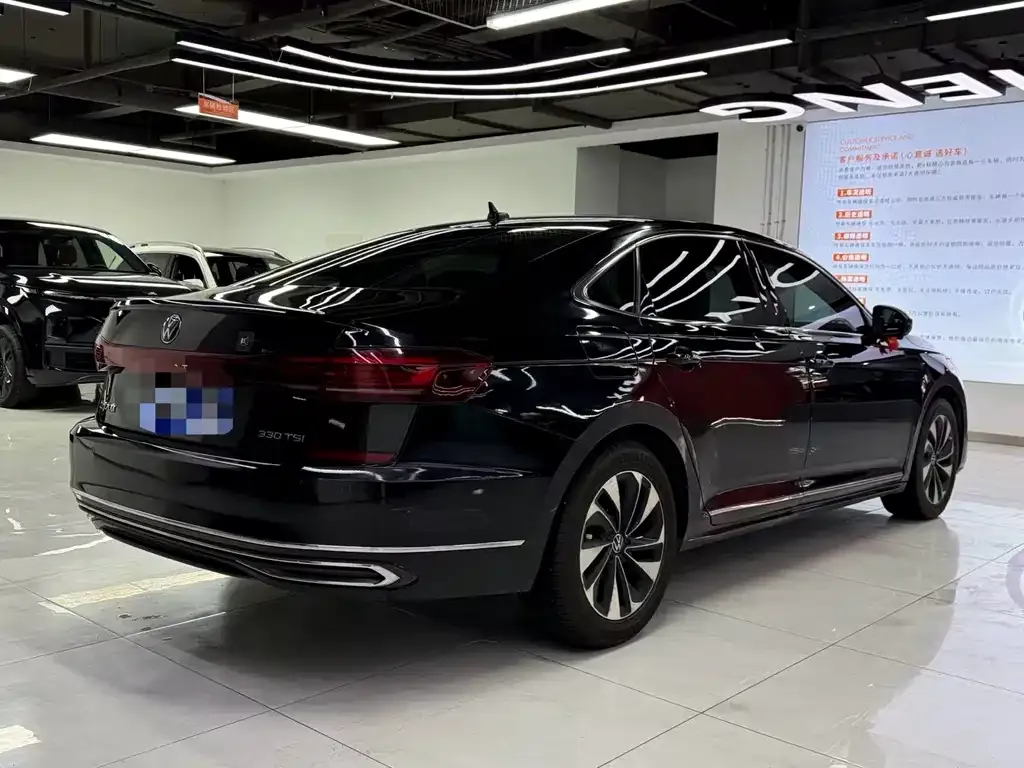 Volkswagen Passat — фото 7