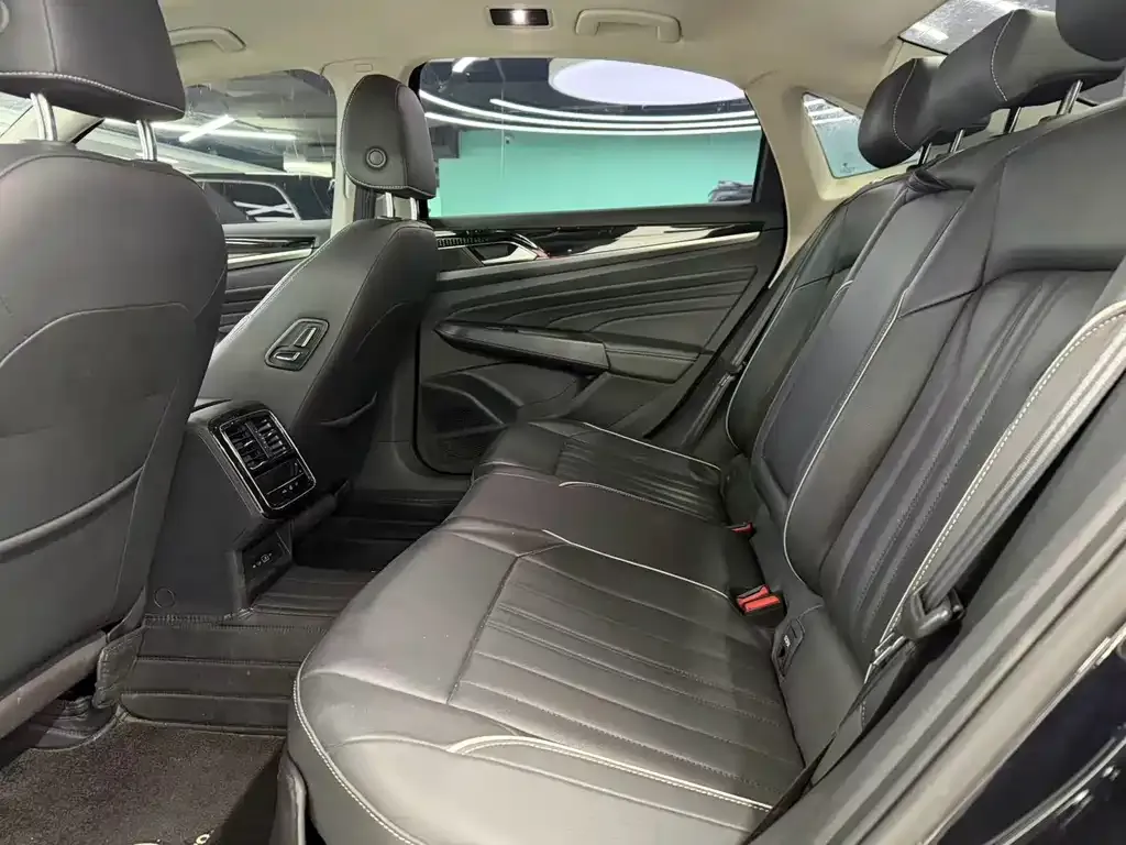Volkswagen Passat — фото 8