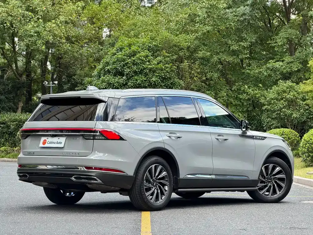 Lincoln Aviator — фото 9