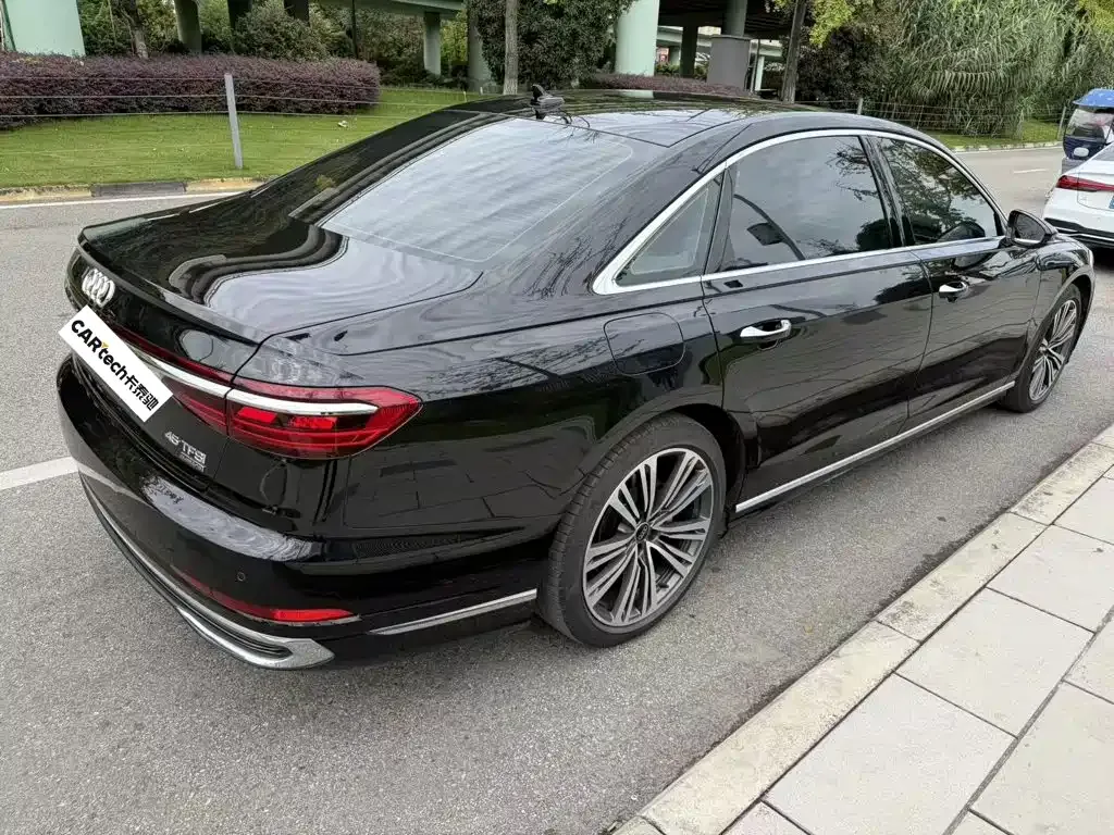 Audi A8 — фото 4