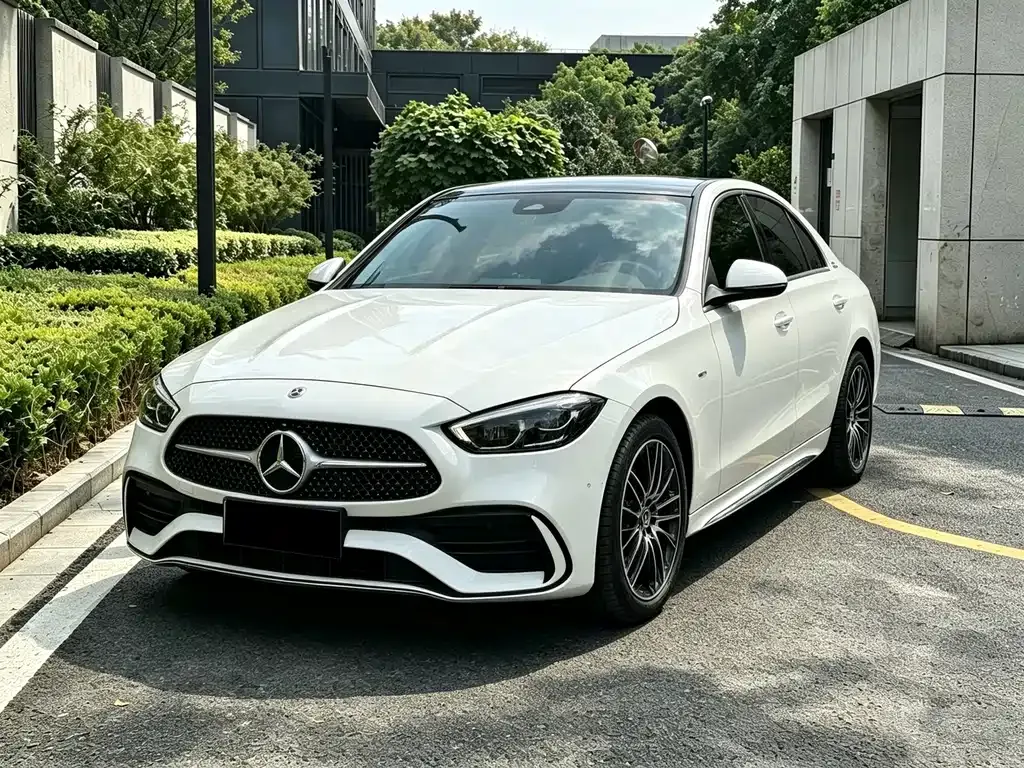 Mercedes-Benz C-Class — фото 1