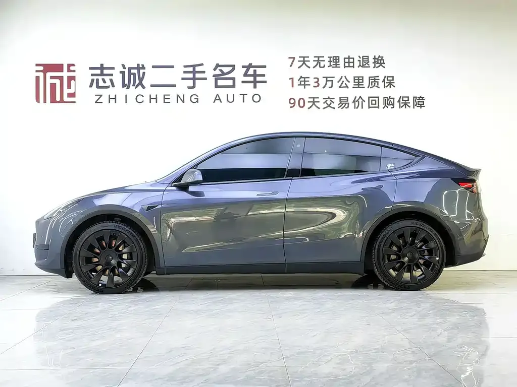 Tesla Model Y — фото 10