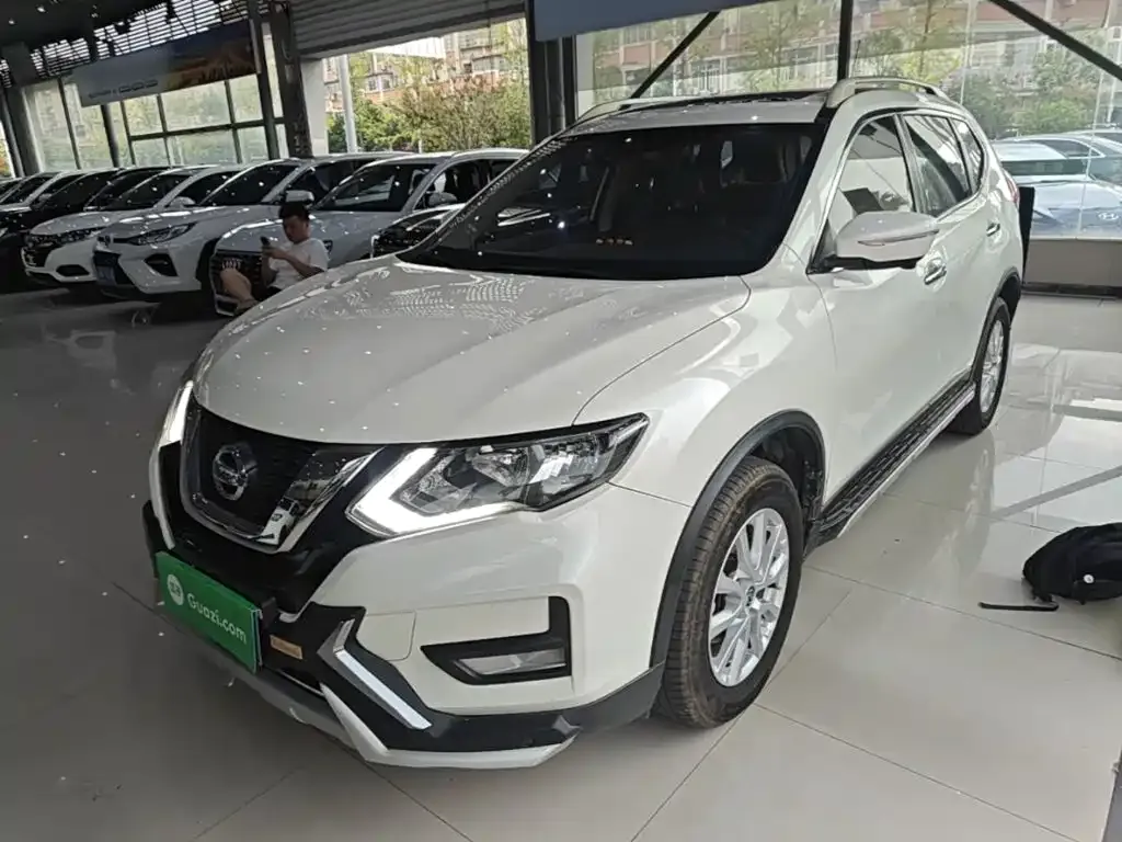 Nissan X-Trail — фото 1