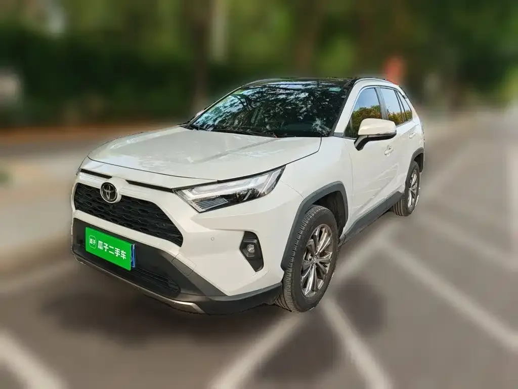 Toyota RAV4 — фото 1