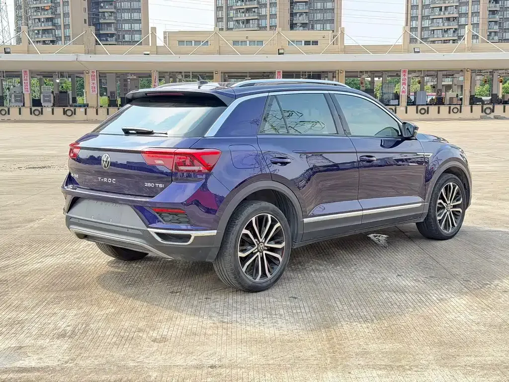 Volkswagen T-Roc — фото 8