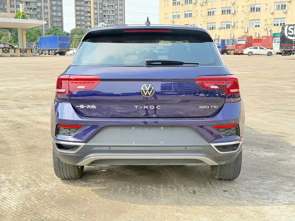 Volkswagen T-Roc — фото 10