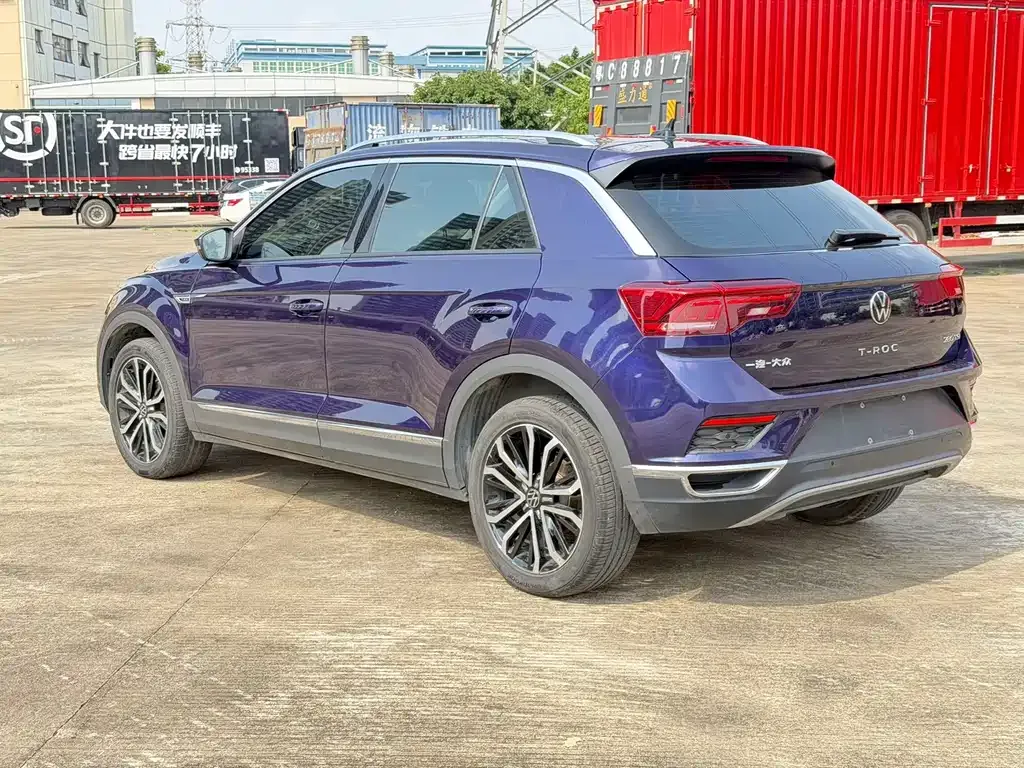 Volkswagen T-Roc — фото 7