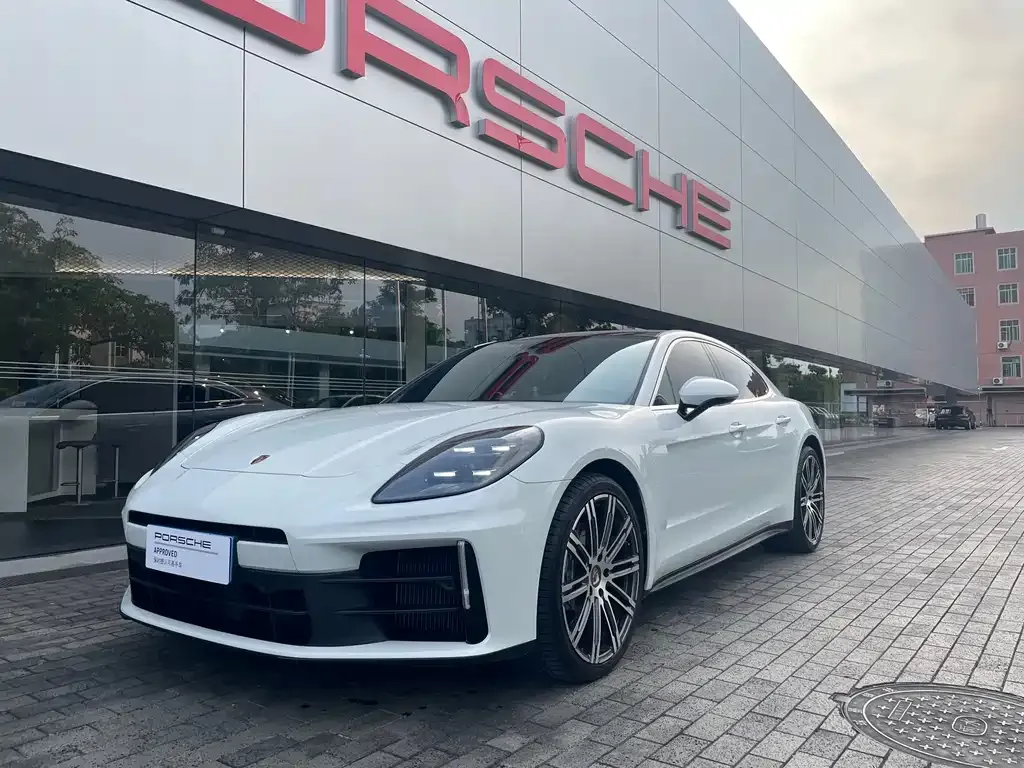 Porsche Panamera — фото 1