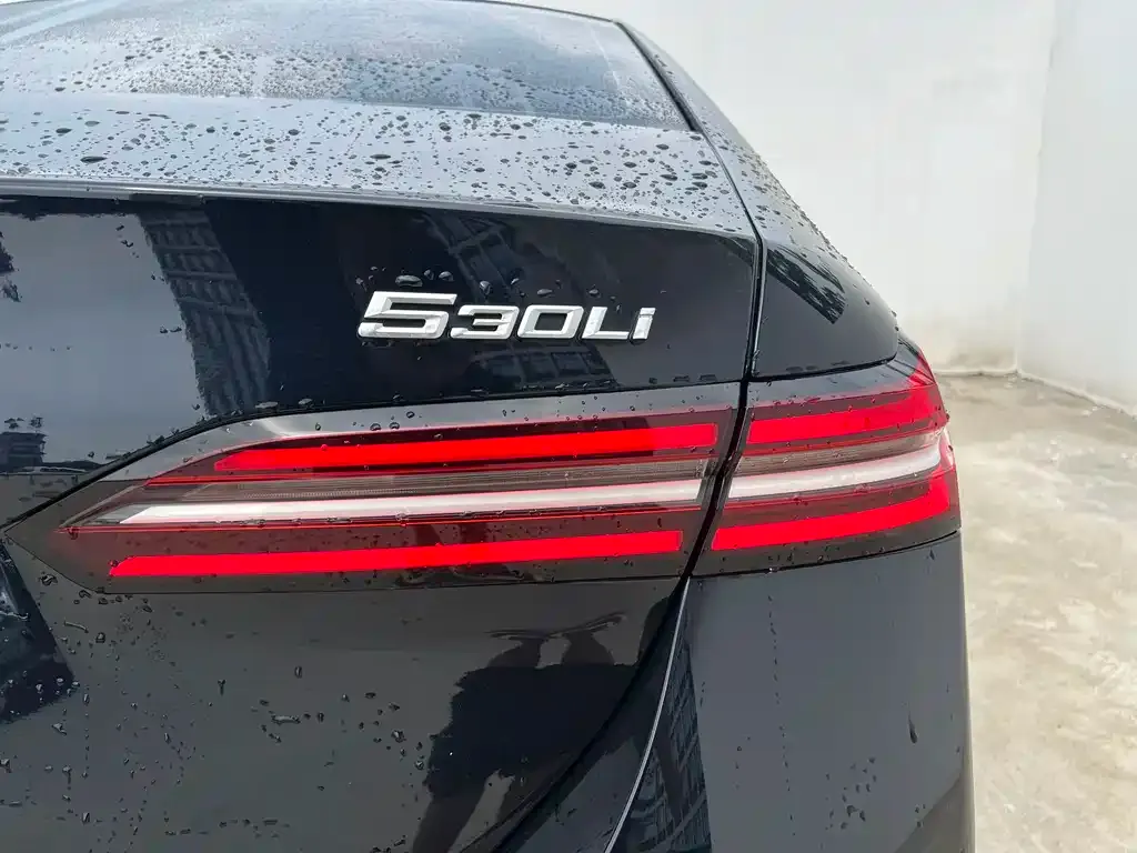 BMW 5 Series — фото 10