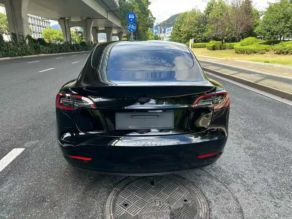 Tesla Model 3 — фото 8