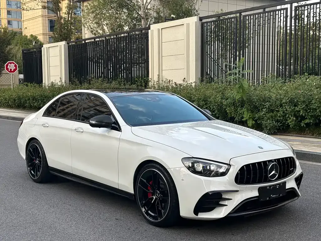 Mercedes-Benz E-Class AMG — фото 10