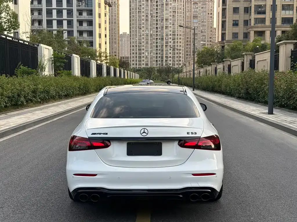 Mercedes-Benz E-Class AMG — фото 4