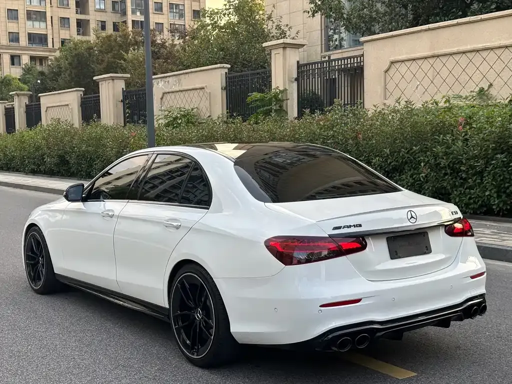 Mercedes-Benz E-Class AMG — фото 7