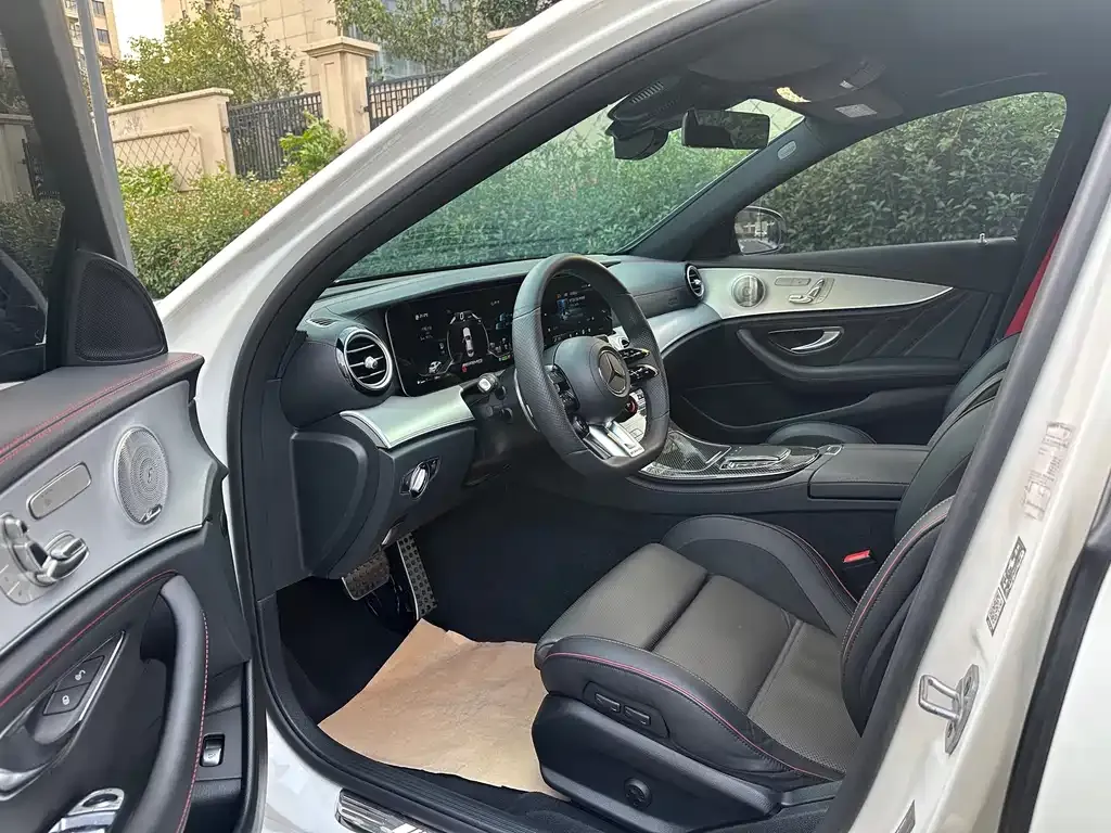 Mercedes-Benz E-Class AMG — фото 6