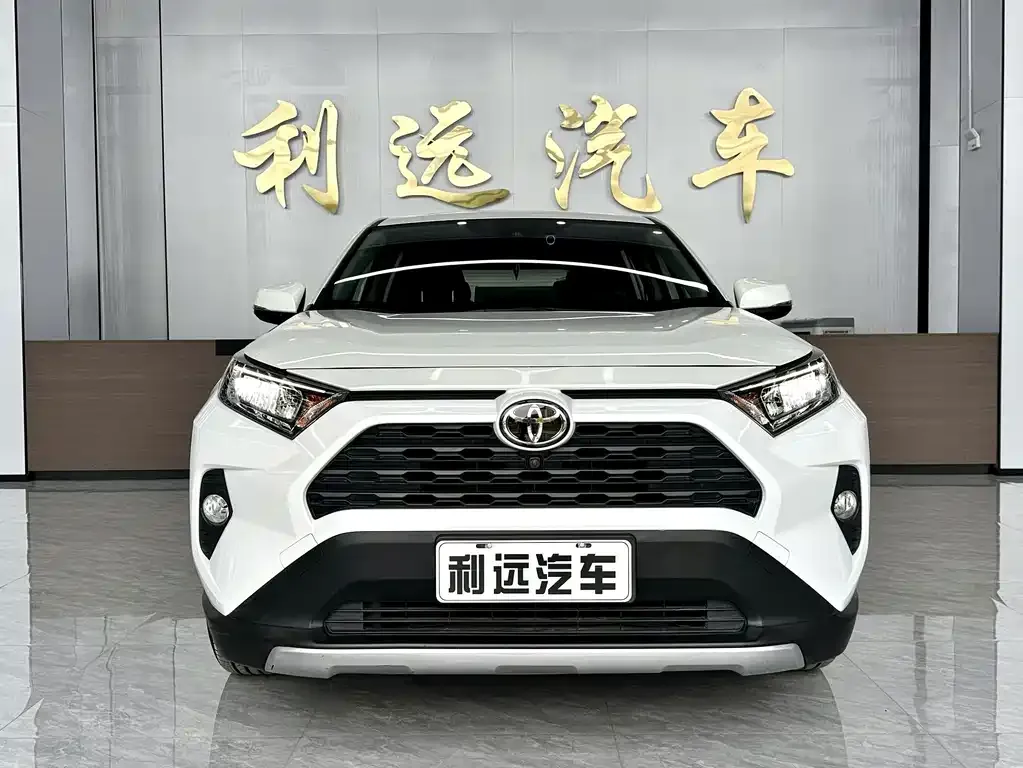 Toyota RAV4 — фото 4