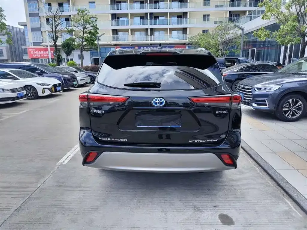 Toyota Highlander — фото 5