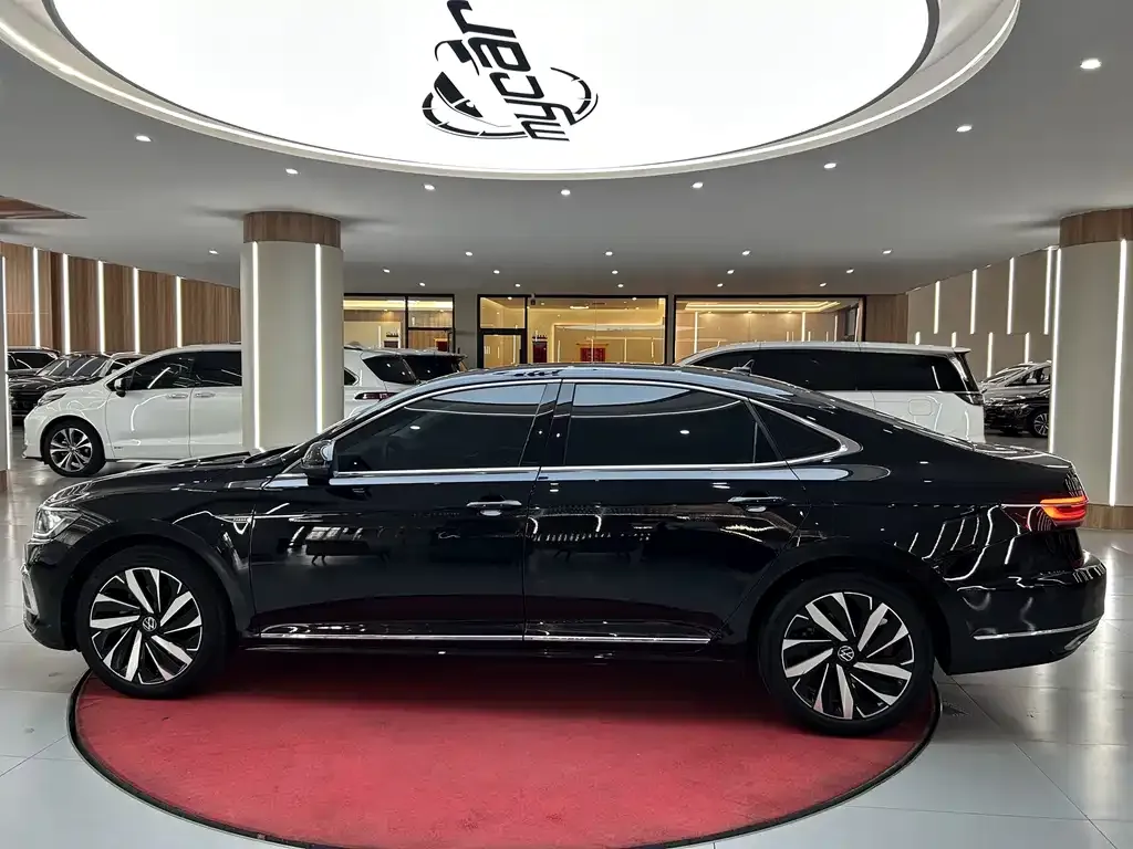 Volkswagen Passat — фото 2