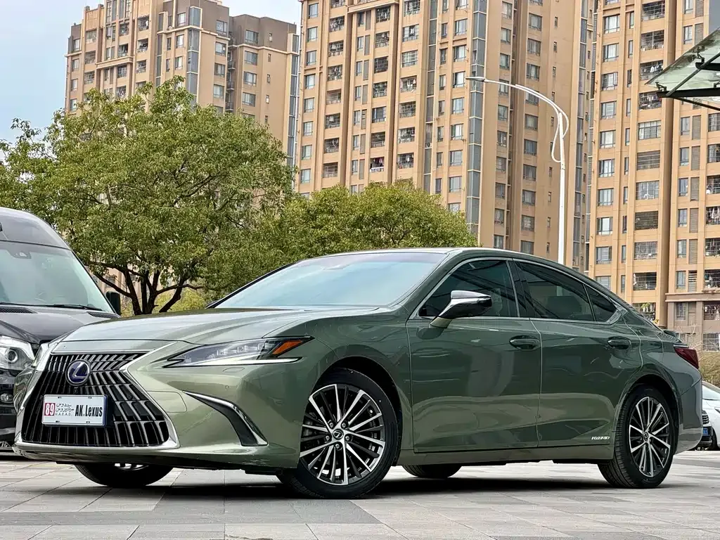 Lexus ES — фото 1