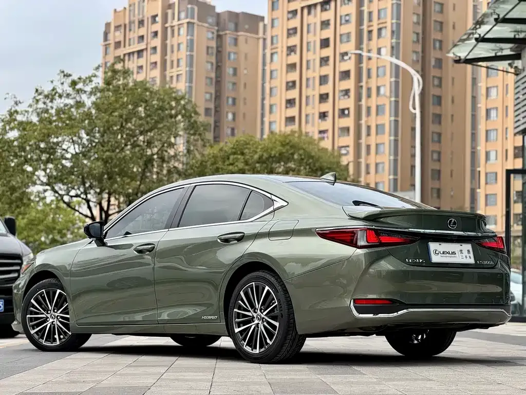 Lexus ES — фото 3