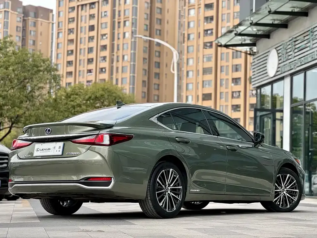 Lexus ES — фото 8