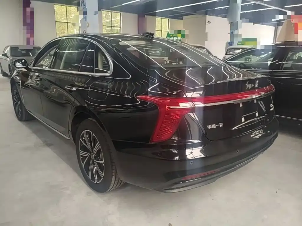 Hongqi H5 PHEV — фото 9