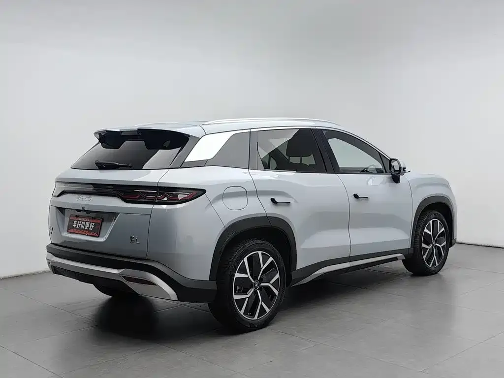 BYD L DM-i — фото 4