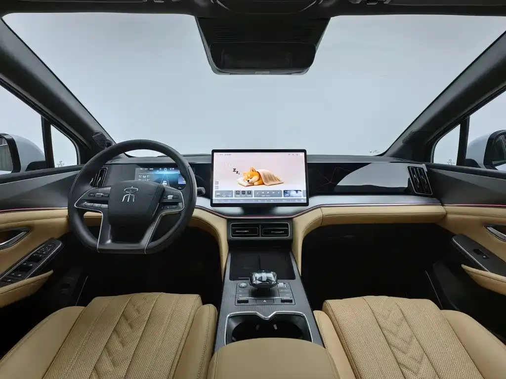 BYD L DM-i — фото 9