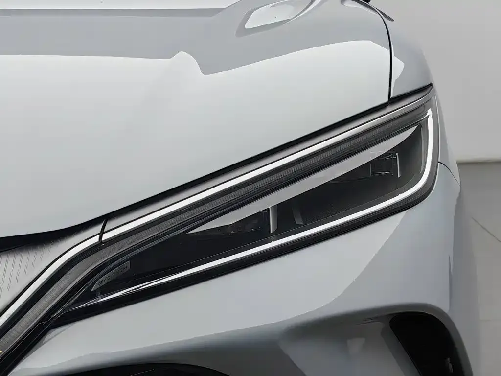 BYD L DM-i — фото 10