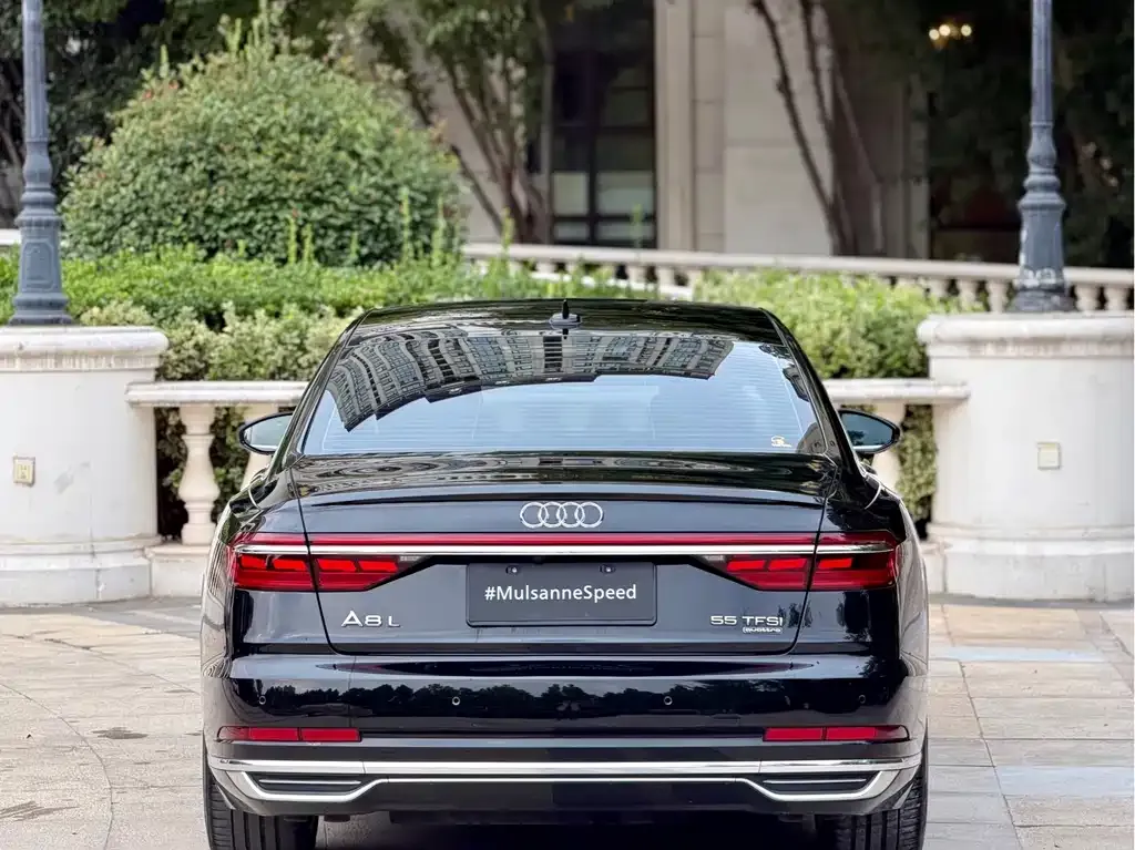 Audi A8 — фото 3