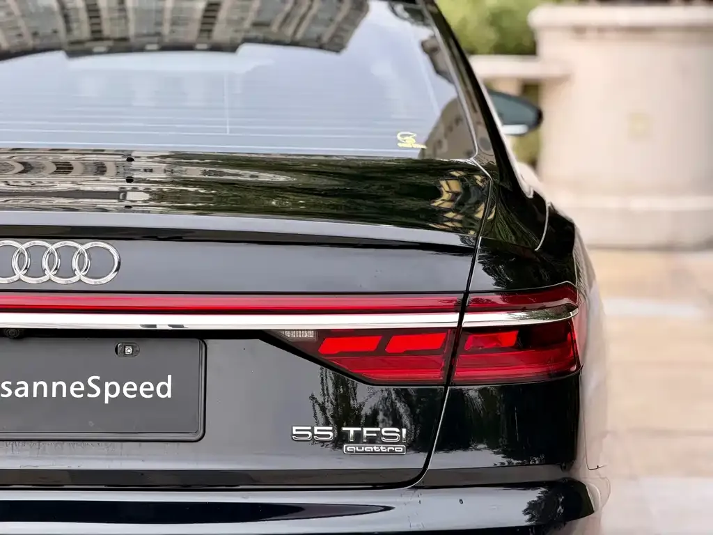 Audi A8 — фото 4